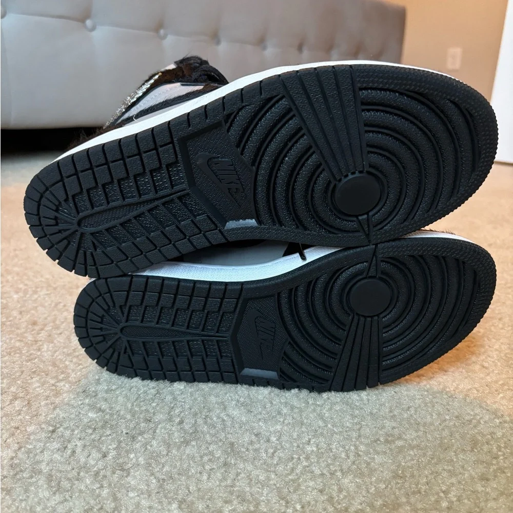 Air Jordan 1 Retro High OG - Picture 4 of 5